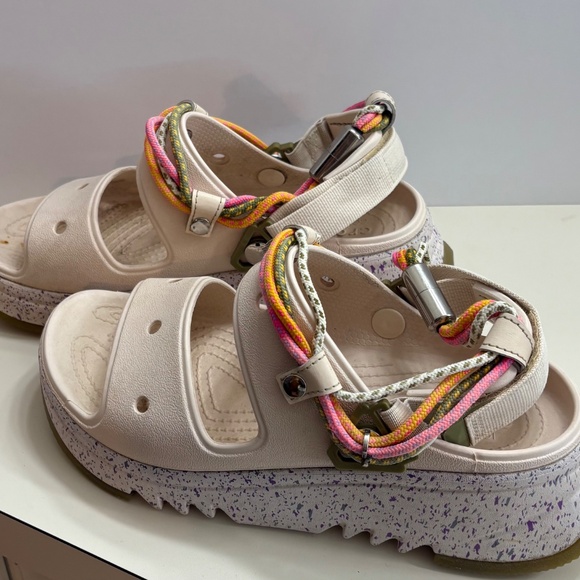 Crocs HIKER XSCAPE FESTIVAL SANDAL. - Picture 2 of 3